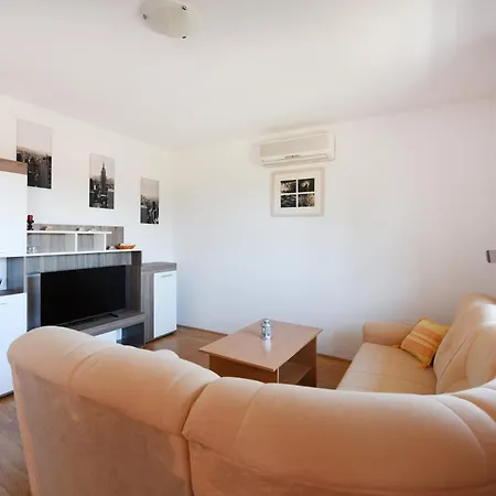 Sime Apartment *
