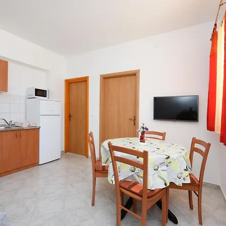 Sime Apartment *